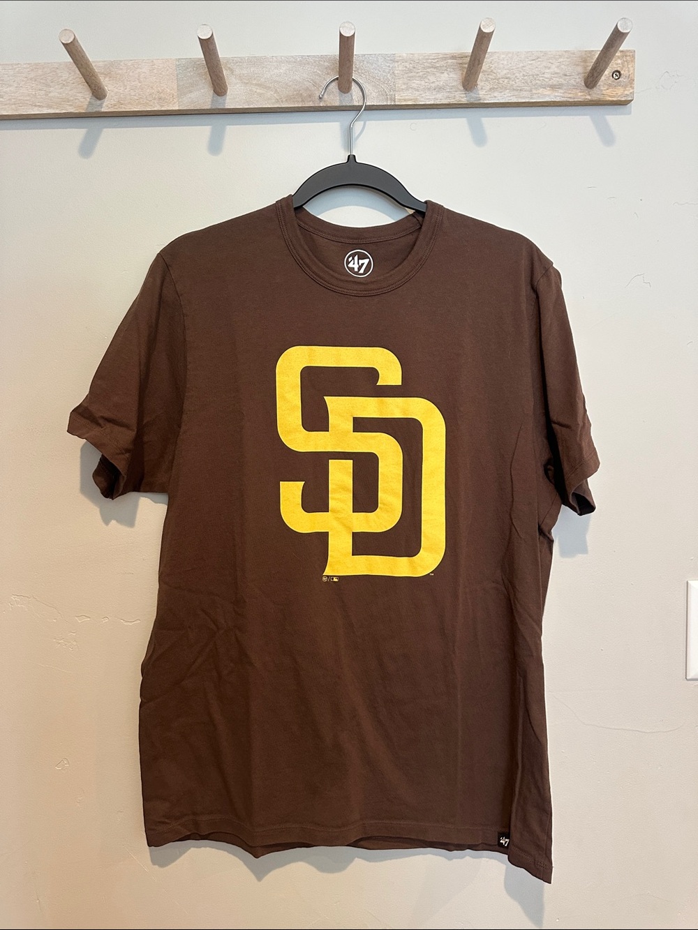 '47 Brand Men's Padres Brown Short Sleeve Tee with Yellow SD Logo